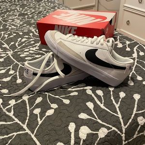 Nike Blazer Low ‘77 Sneakers Size W8 (shoe is actually youth size 6.5=W8). NIB